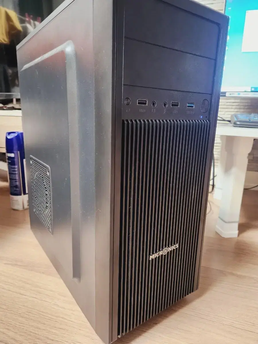 Personal high-end, high-performance gaming computer