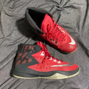 Sneakers Nike Zoom Devosion Red NIKE Air Zoom Devosion Red Sz 11