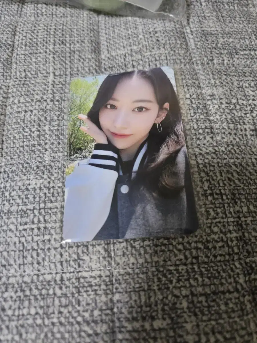 le sserafim sakura unreleased photocard pre-order benefit photocard