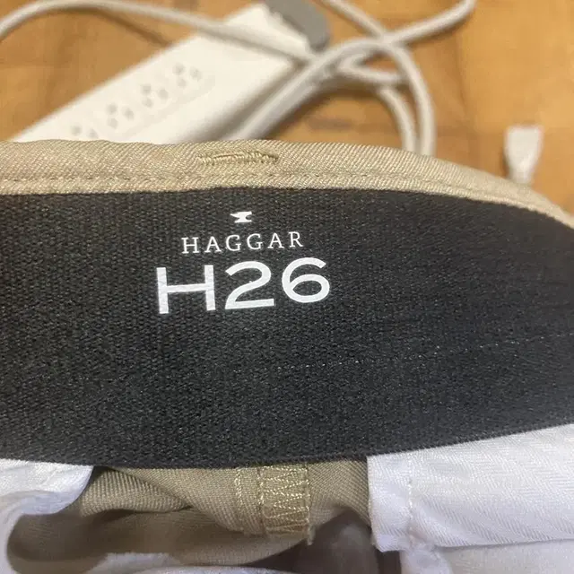 남자바지 30*32 haggar. 베이지