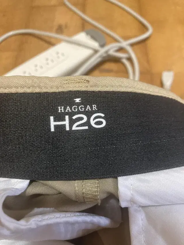 남자바지 30*32 haggar. 베이지