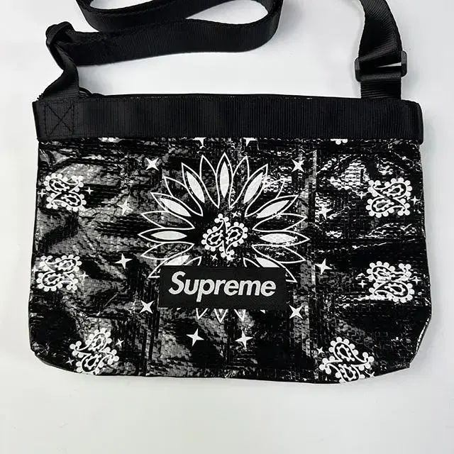 SUPREME 21SS Bandana 슈프림 사이드백 숄더백