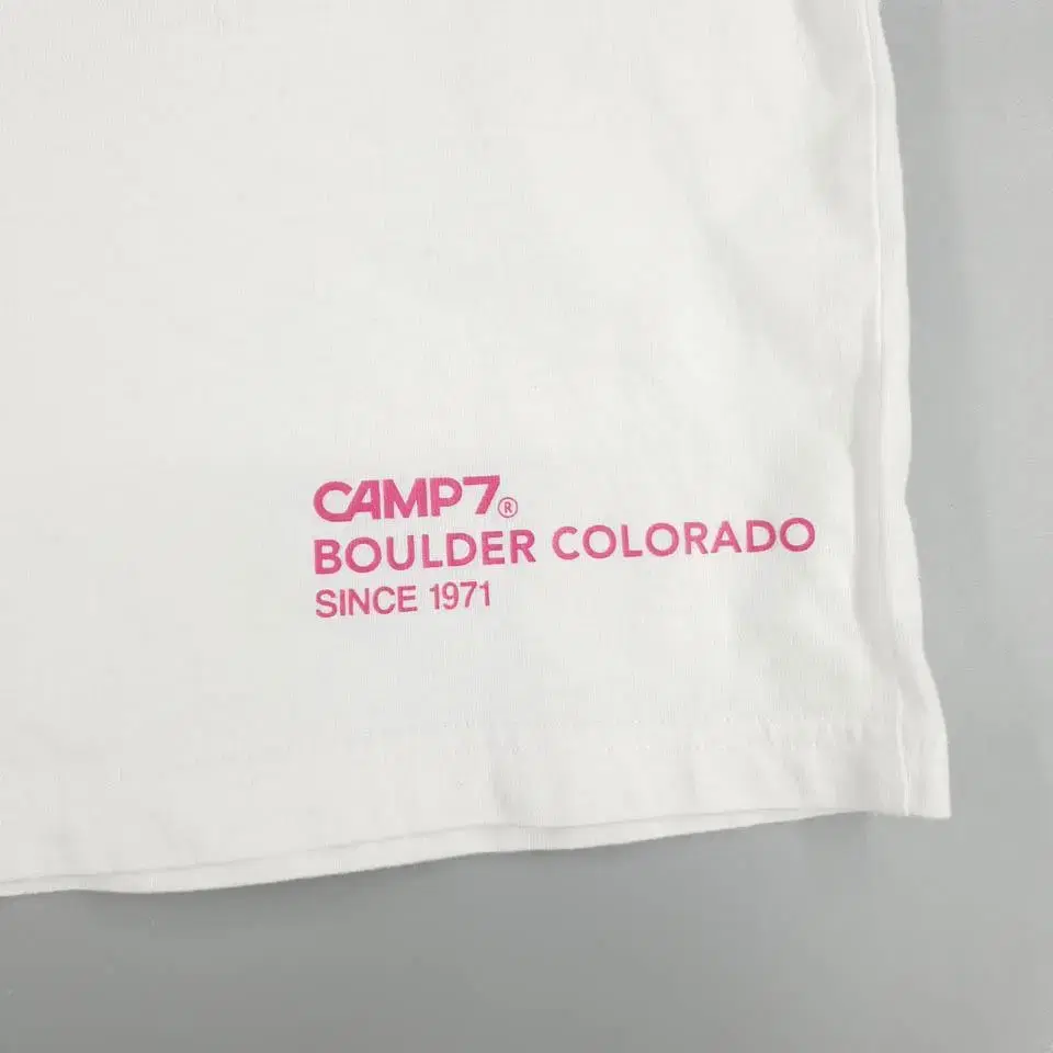 CAMP7 화이트 핑크 로고 프린팅 코튼 반팔 티셔츠  SIZE L