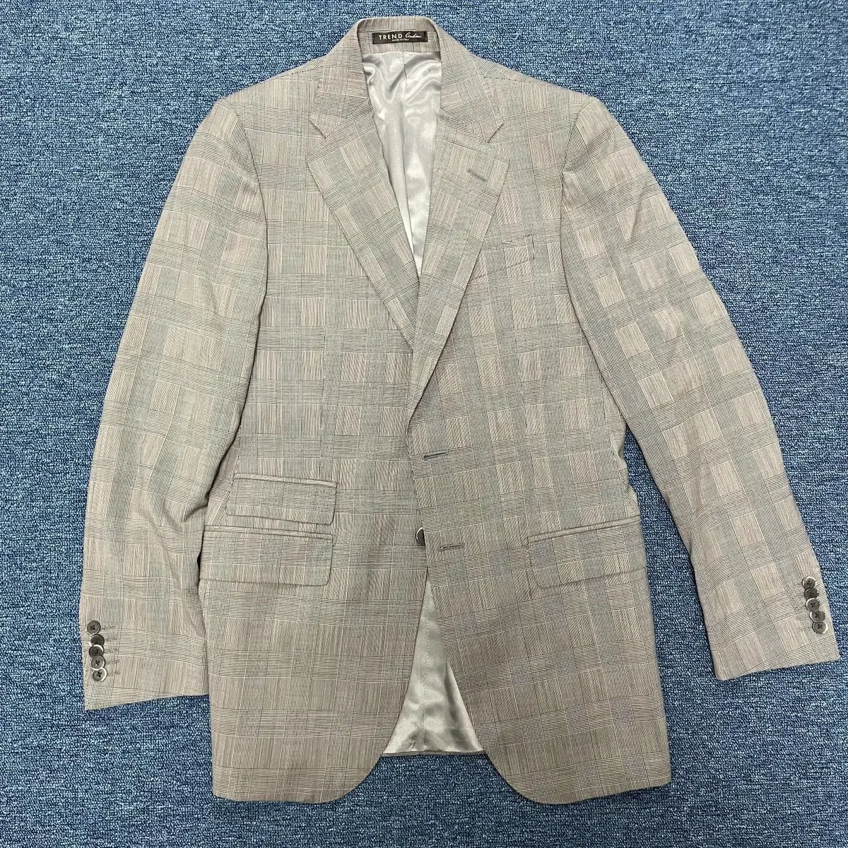 [48] On-trend Cornelliani check blazer