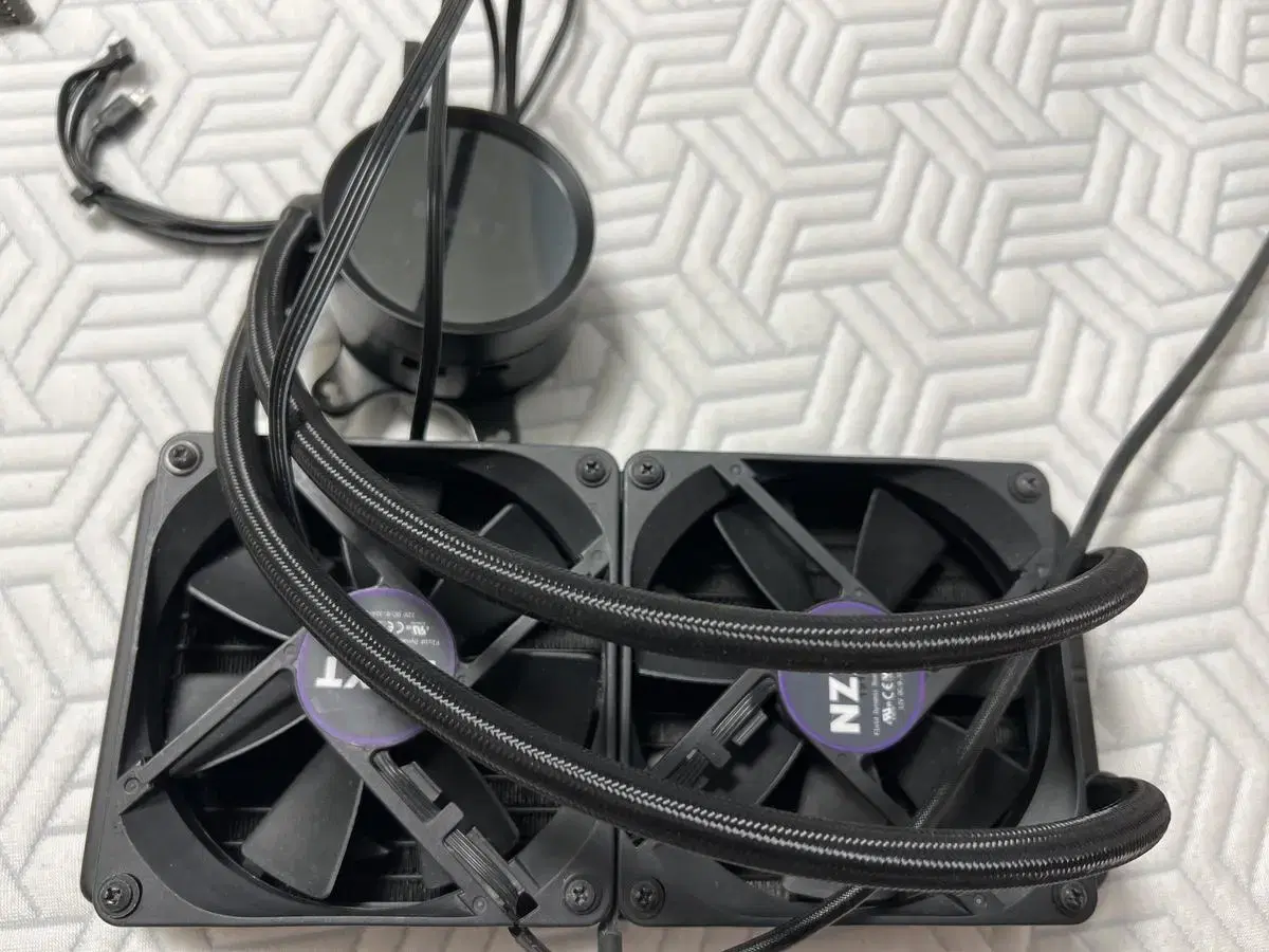 NZXT X53 수냉쿨러 (인텔 장착 불가)