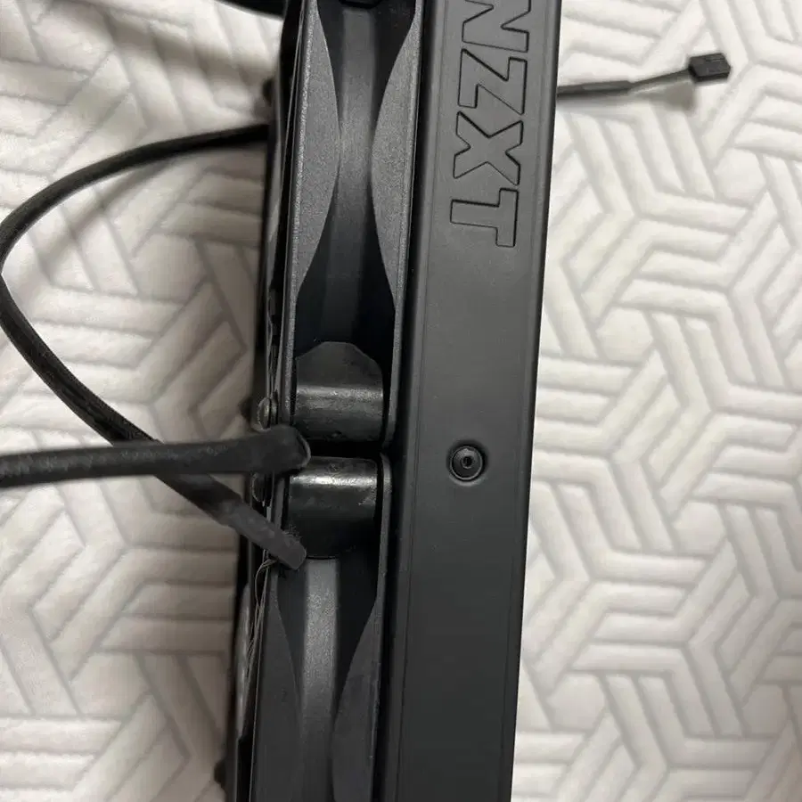 NZXT X53 수냉쿨러 (인텔 장착 불가)