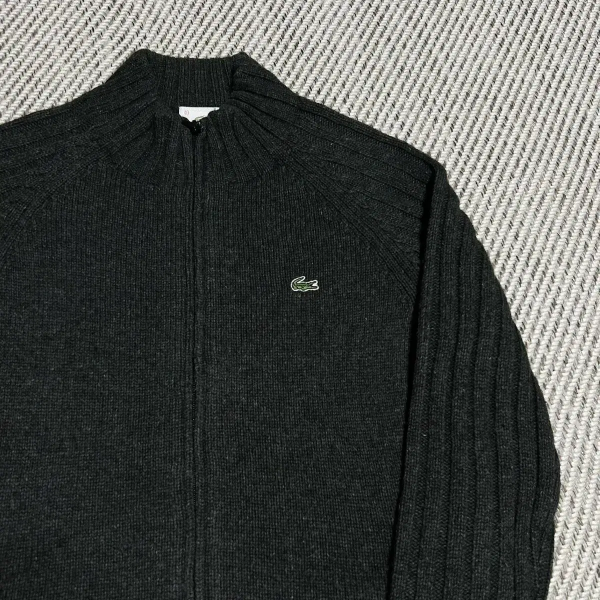 [ S ] Lacoste 라코스테 다크그레이 집업 니트