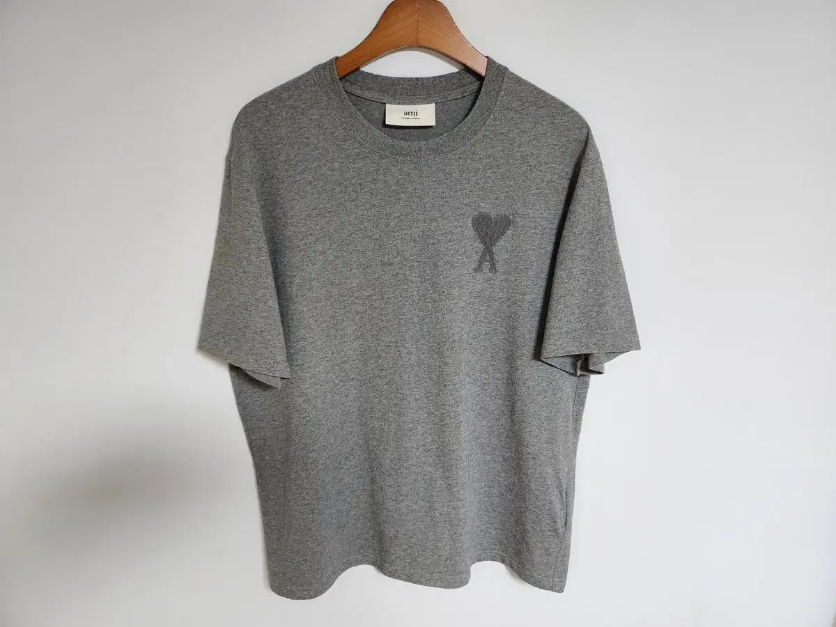 Army Gray Tonal Big Heart Embroidered Short Sleeve T-Shirt S E21HJ128 726