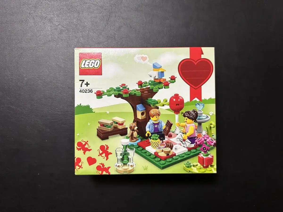 [Unsealed] LEGO 40236 - Romantic Valentine's Picnic