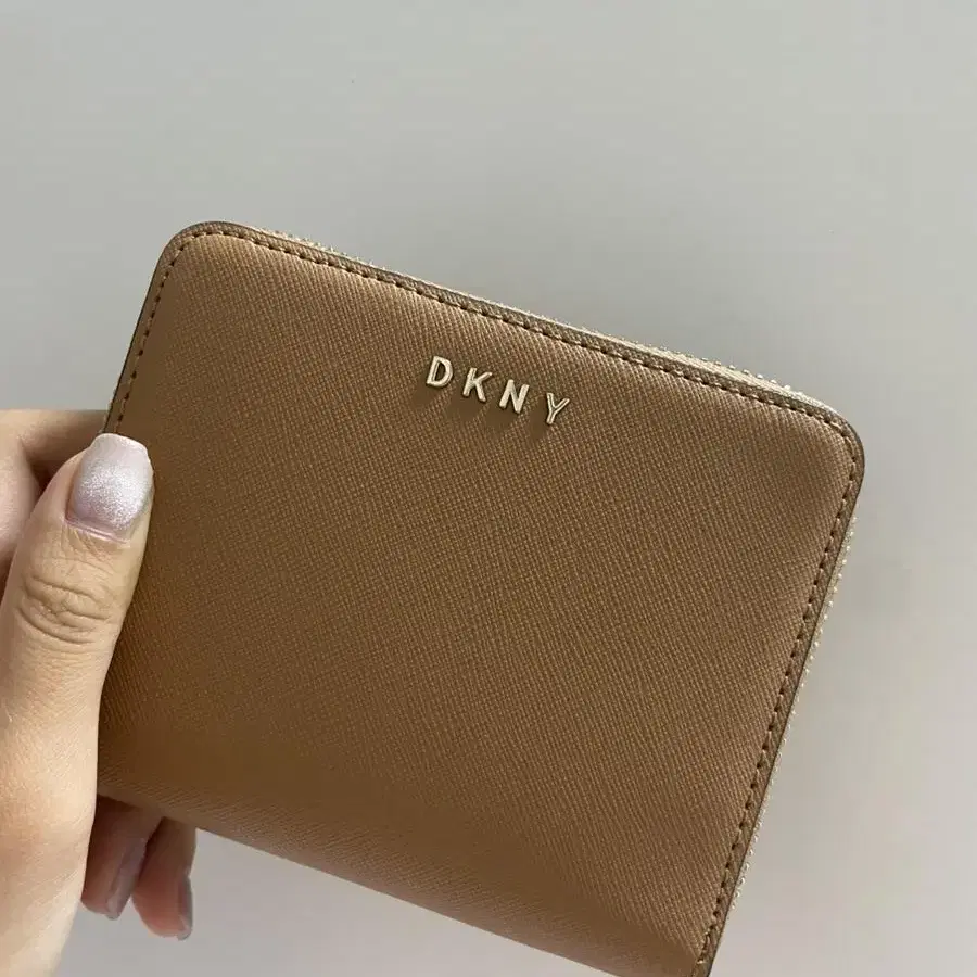 DKNY 지갑