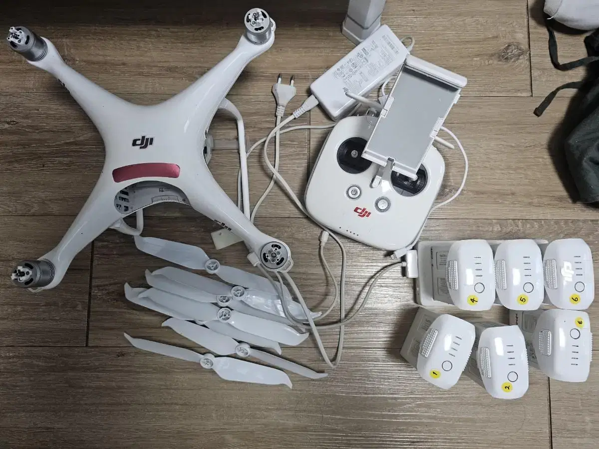 Phantom4Pro v2.0 sells cheap. Lower the price