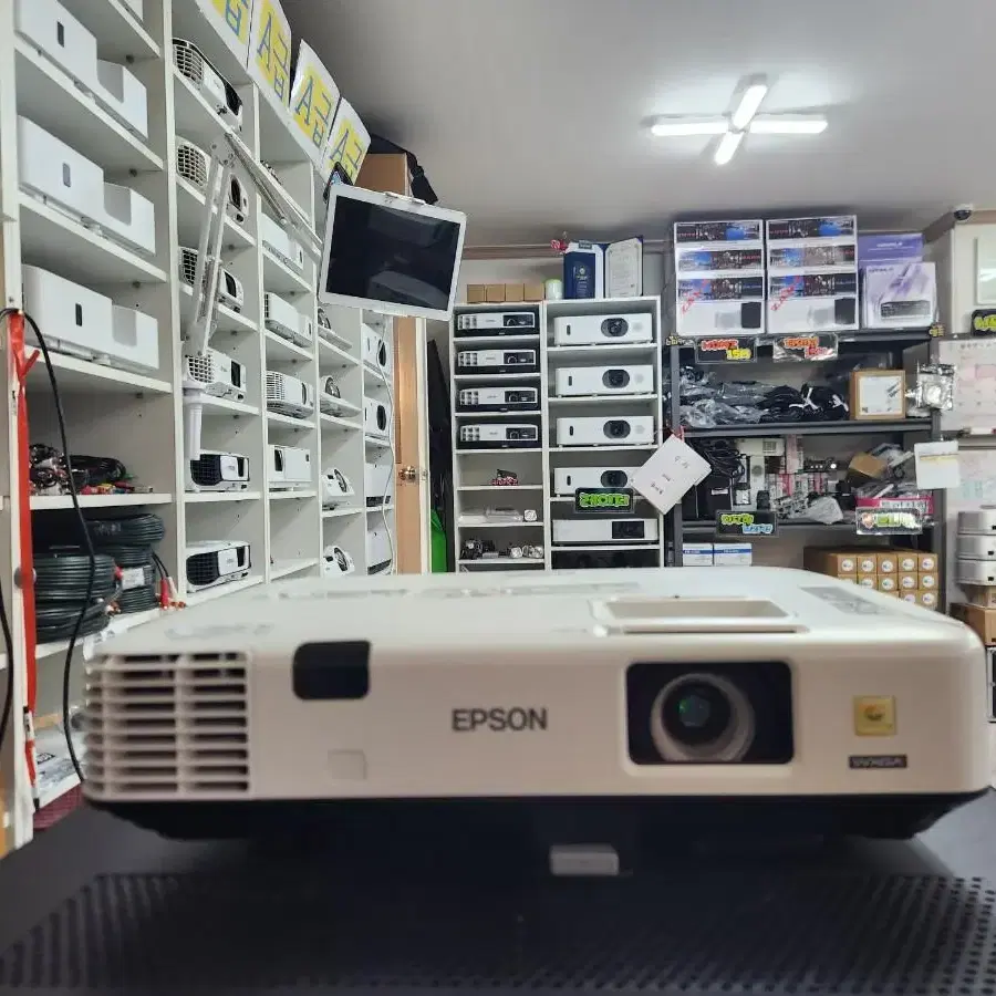 EPSON EB 1940W. 중고빔프로젝터