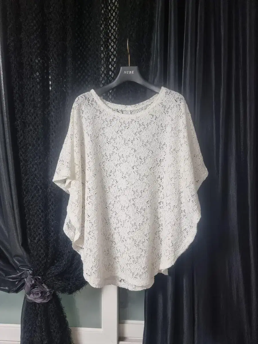 Nagrang Lace T-Shirtf