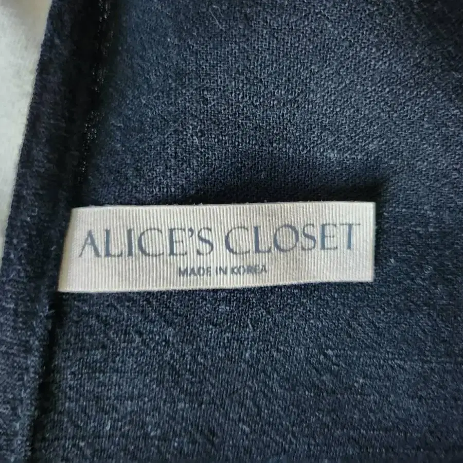 엘리스클로젯 Alice's closet 크롭티 반팔티 크롭 블라우스 가딕