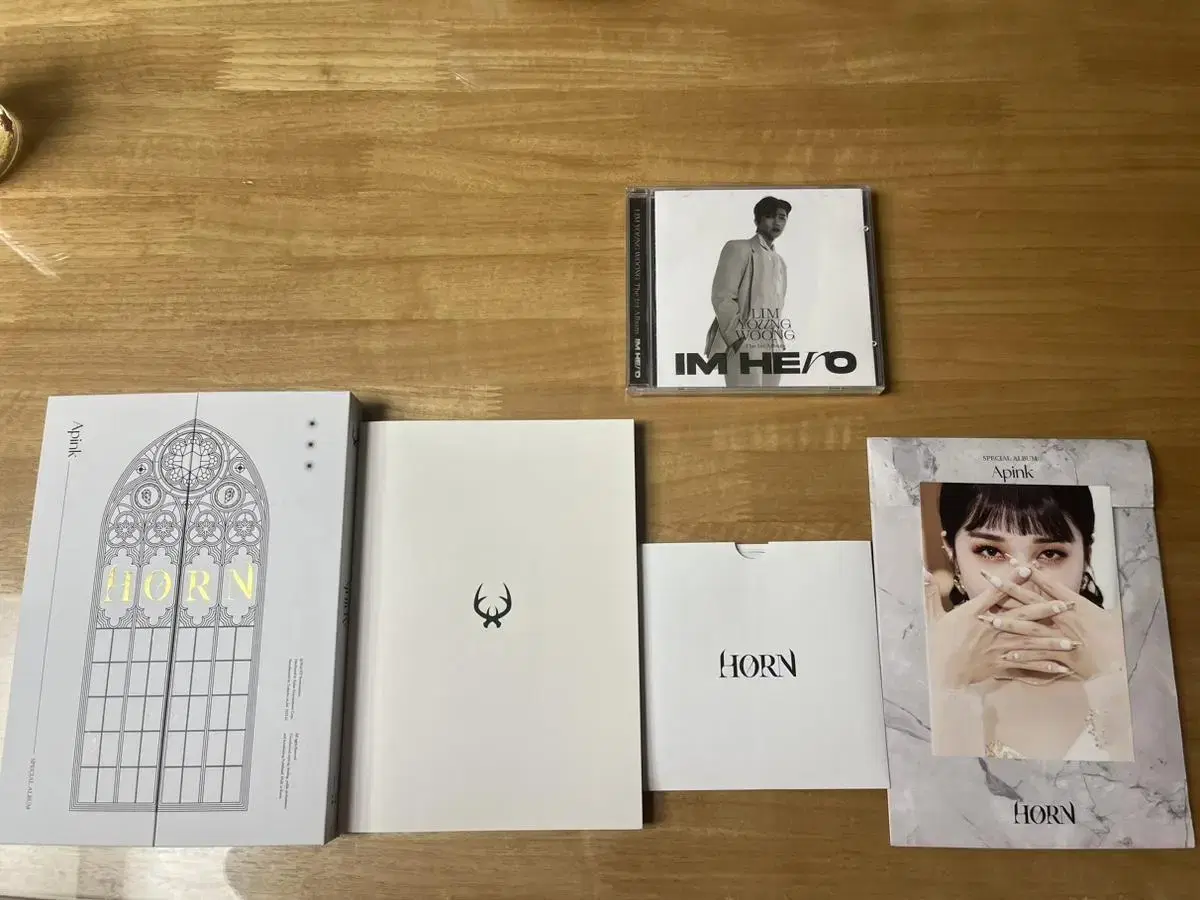 apink special album/im youngwoong album sells