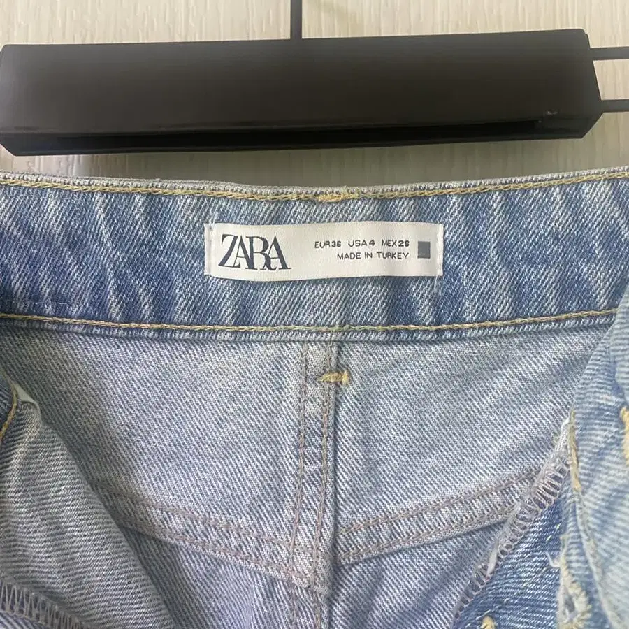 자라(ZARA) 맘핏 데님 쇼츠 연청반바지