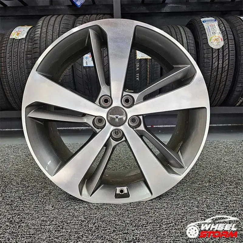 Genesis GV80 20-inch wheels Original wheels Restored wheels GV80 wheels ...