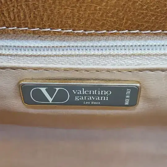 VALENTINO GARAVANI 라탄 크로스백