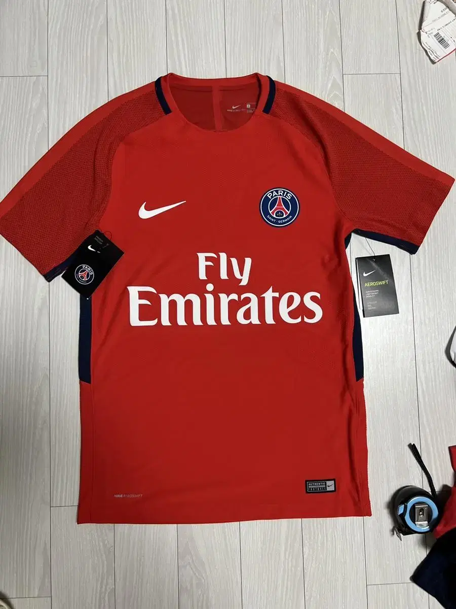 PSG Paris Saint-Germain Aeroswift Authentic Training 2017-2018