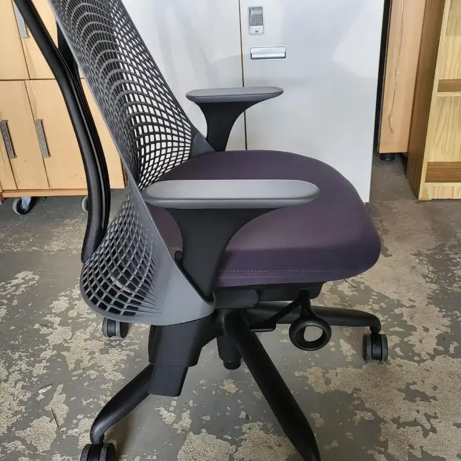 명품의자 Hermanmiller(허먼밀러) Sayl(세일)체어판매합니다