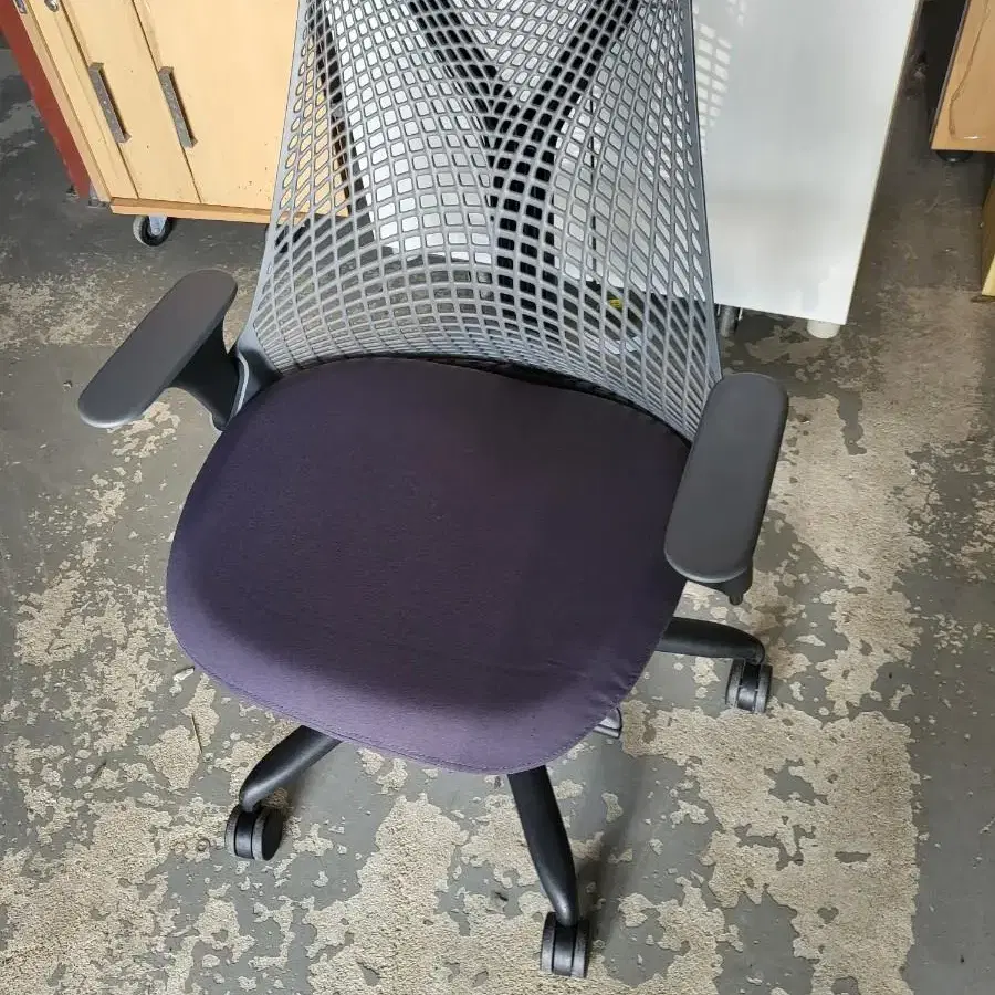 명품의자 Hermanmiller(허먼밀러) Sayl(세일)체어판매합니다