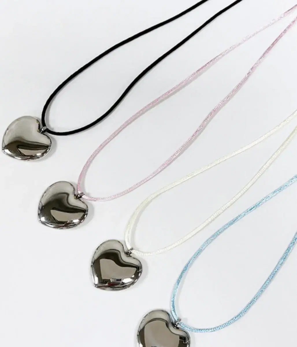 어거스트하모니 Jumbo Heart String Necklace