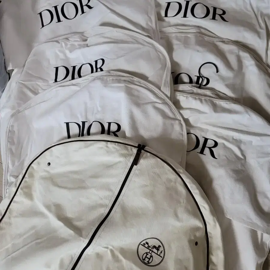 디올 Dior 등 명품 수트케이스 수트커버 더스트커버 가먼트커버 가먼트백