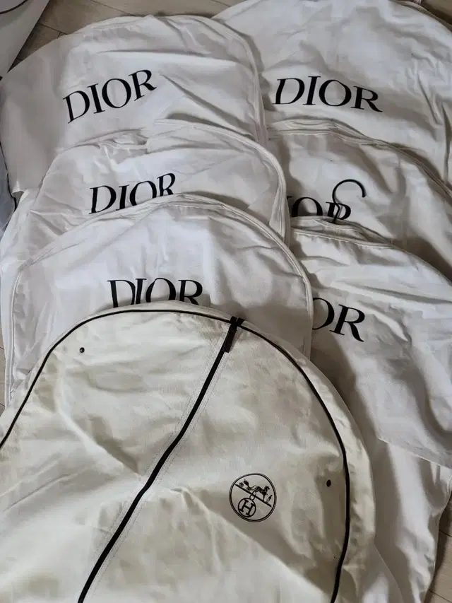 디올 Dior 등 명품 수트케이스 수트커버 더스트커버 가먼트커버 가먼트백