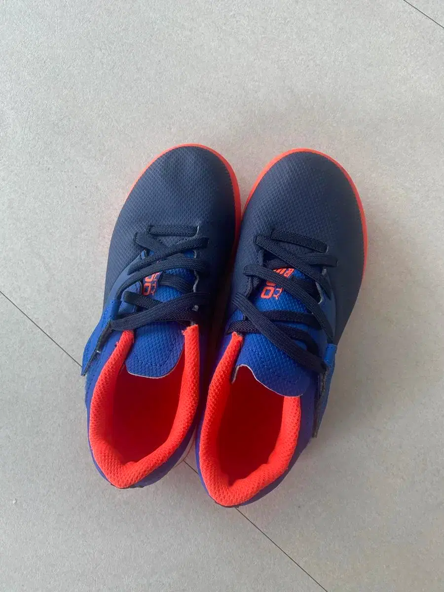 데카트론 아동 축구화 185