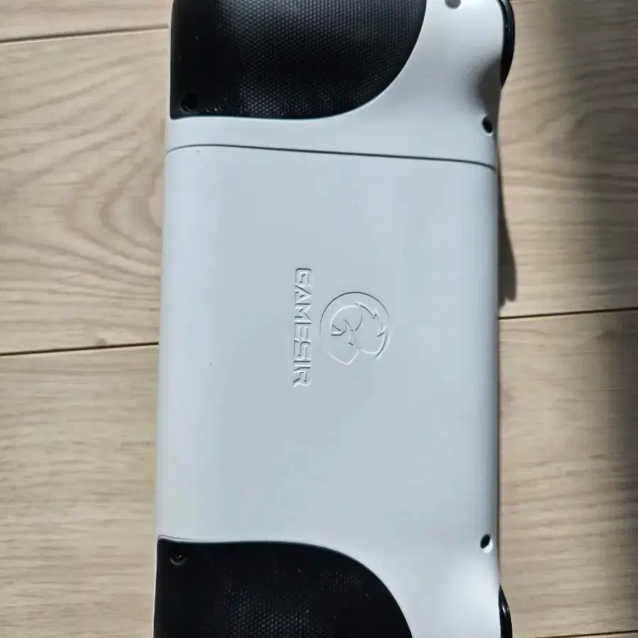 APPLE | 애플 Selling Gamesir X2 Lightning Gamepad for iPhone #아이폰,#게임패드,#조이스틱  on Bunjang Global Site.