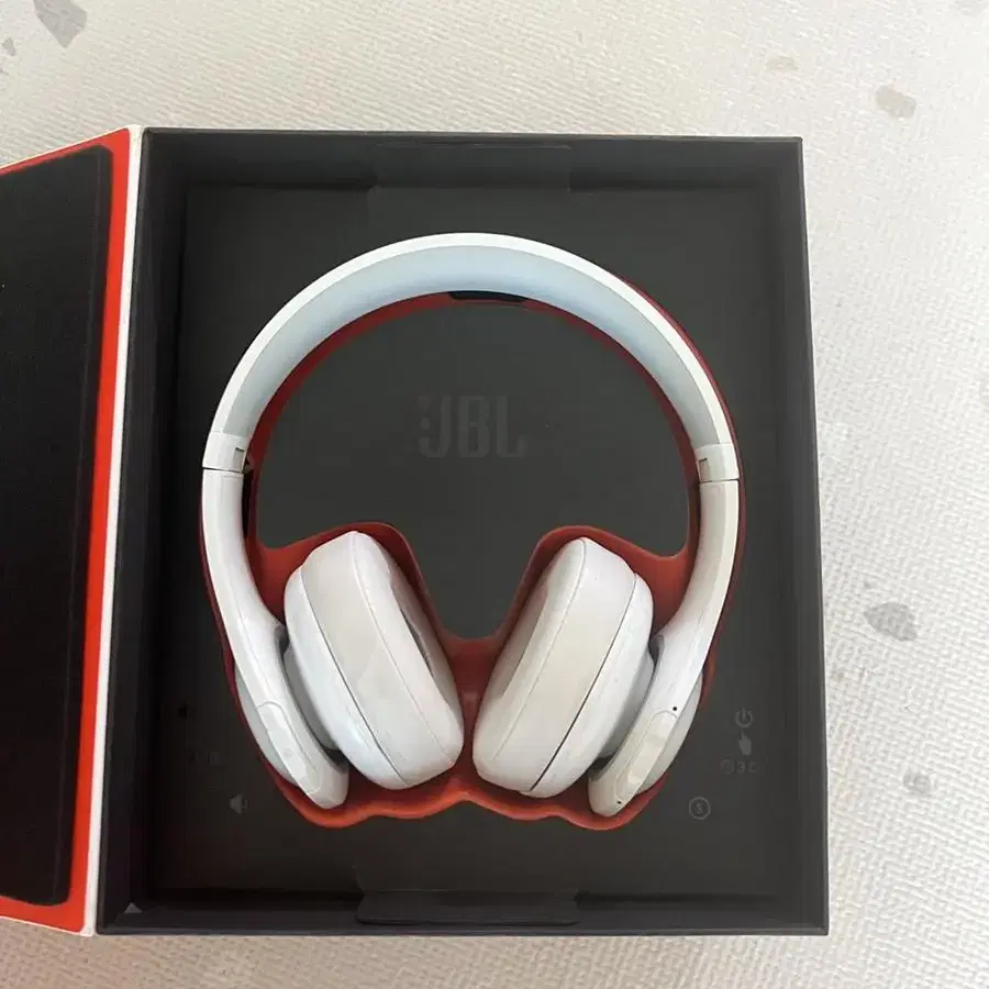 JBL everest 300 블루투스 헤드폰