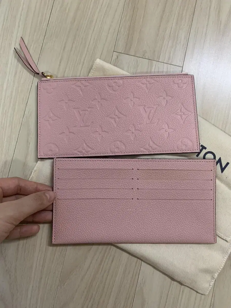 Louis Vuitton Pochette Felicie Pink Inner Wallet