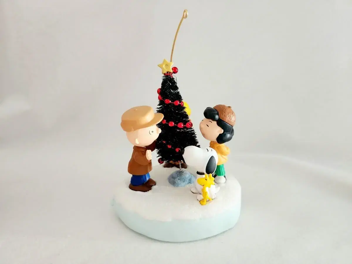 2003 Hallmark Snoopy Tree Peanuts Ornament Vintage Excellent Condition