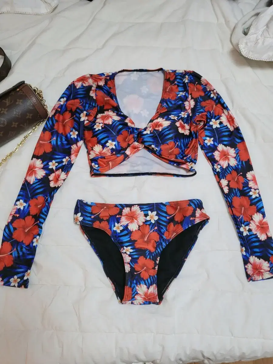 Cropped Rashguard Bikini