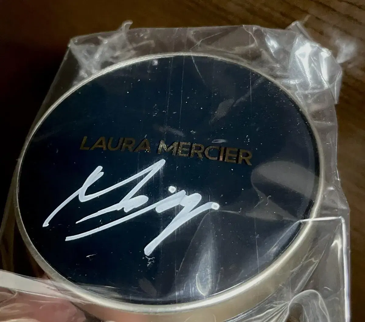 Mingyu sign Loramercier