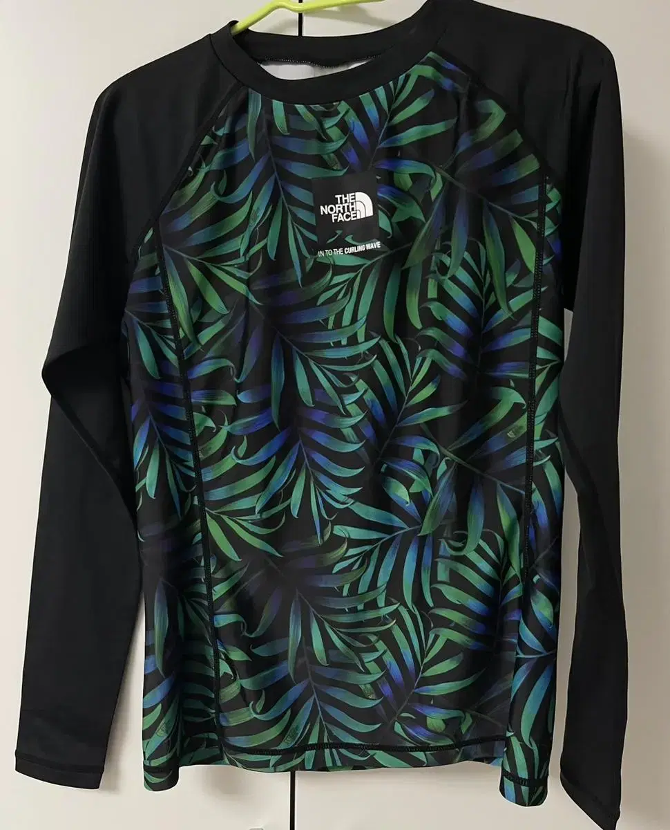 !!Quick sale!! Almost new! North Face rash guard top