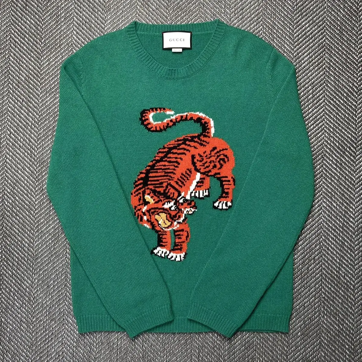 (Genuine) Domestic Gucci Bengal Tiger Embroidered Knit L