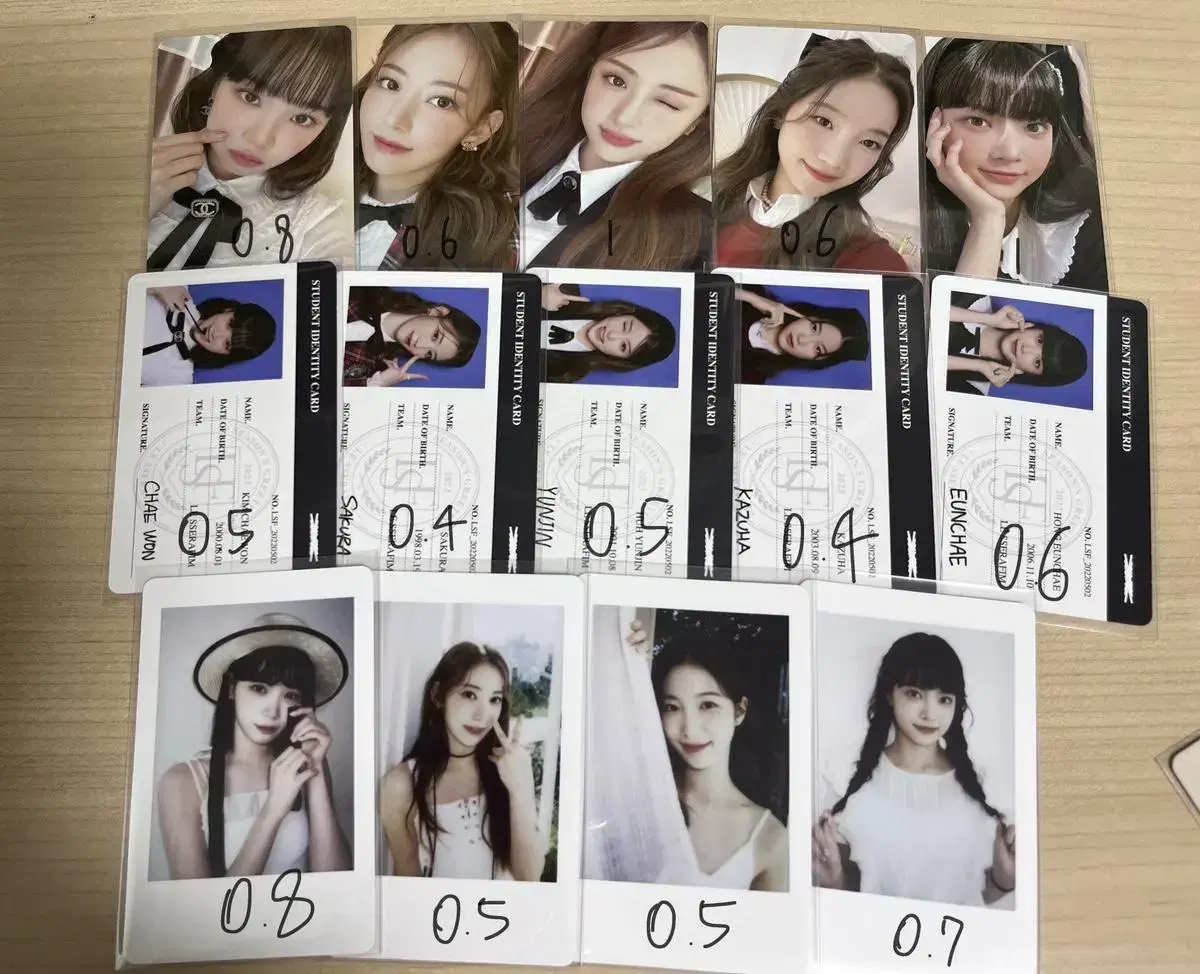 le sserafim seasons greetings photocard sells