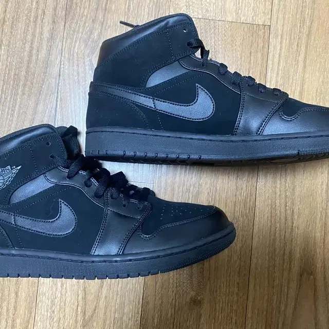 (285사이즈)Jordan 1 Mid Triple Black (2018)