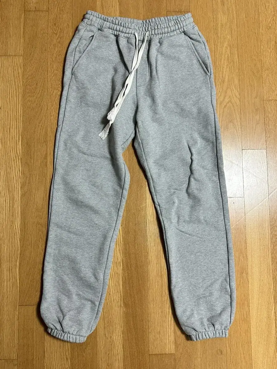 Sevilla Sweatpants (30)