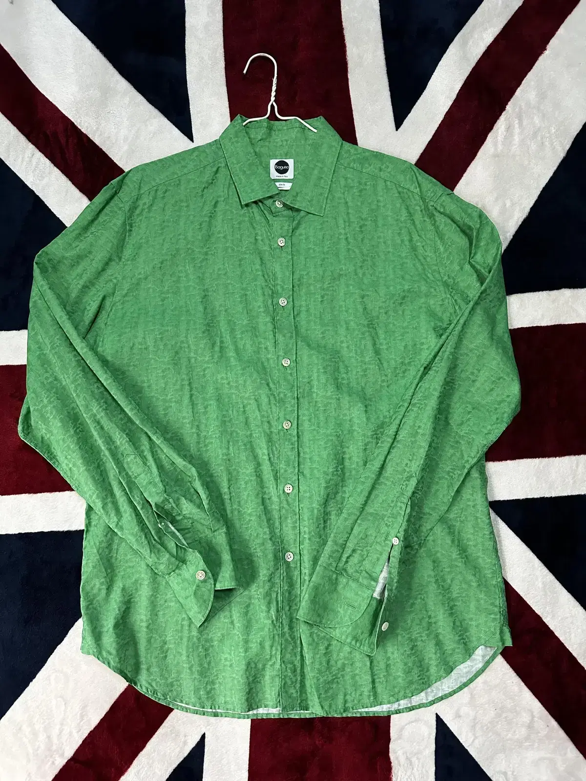 I am selling Bagutta/Green patterned shirt/XL (slim fit) size.