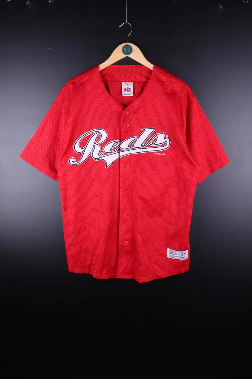 [L] True Pan Cincinnati Reds jersey.