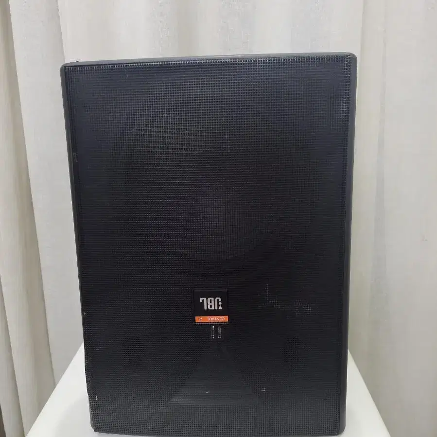 JBL CONTROL 28