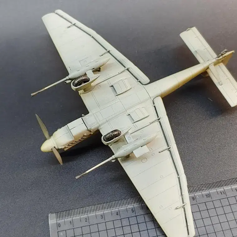 아카데미 17센티 2차대전 전투기 JU87G-1 STUKA 스투카 도색작