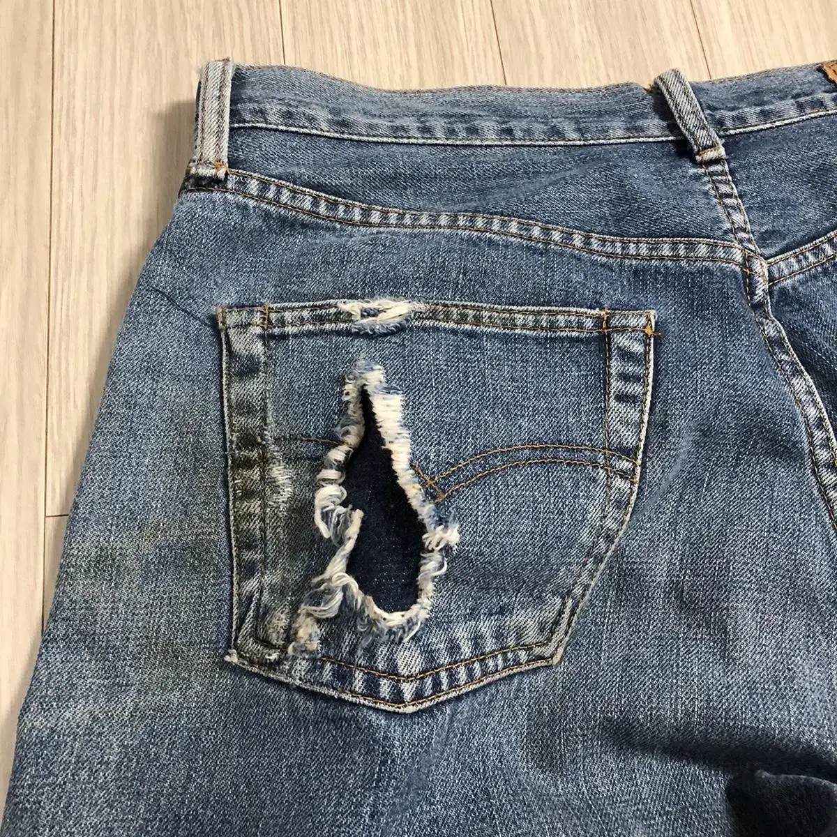 LEVIS 502 selvage 32