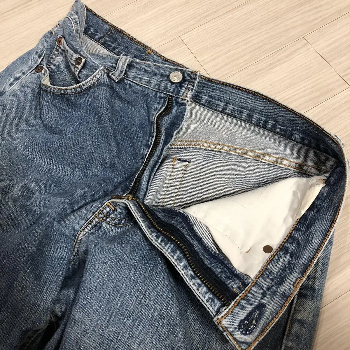 LEVIS 502 selvage 32