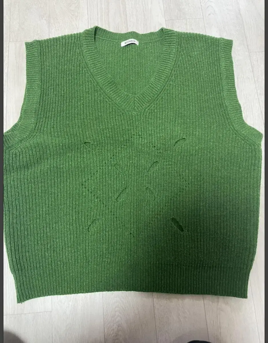 Moonlight knit vest