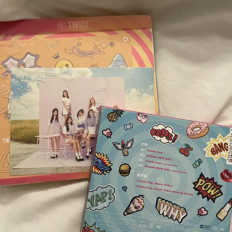 트와이스 A ver 미니 3집, candy pop CD