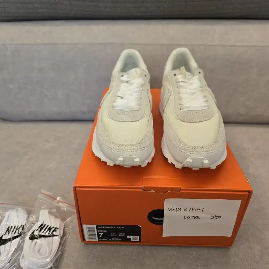 NikeXSacai LD Waffle White Nylon