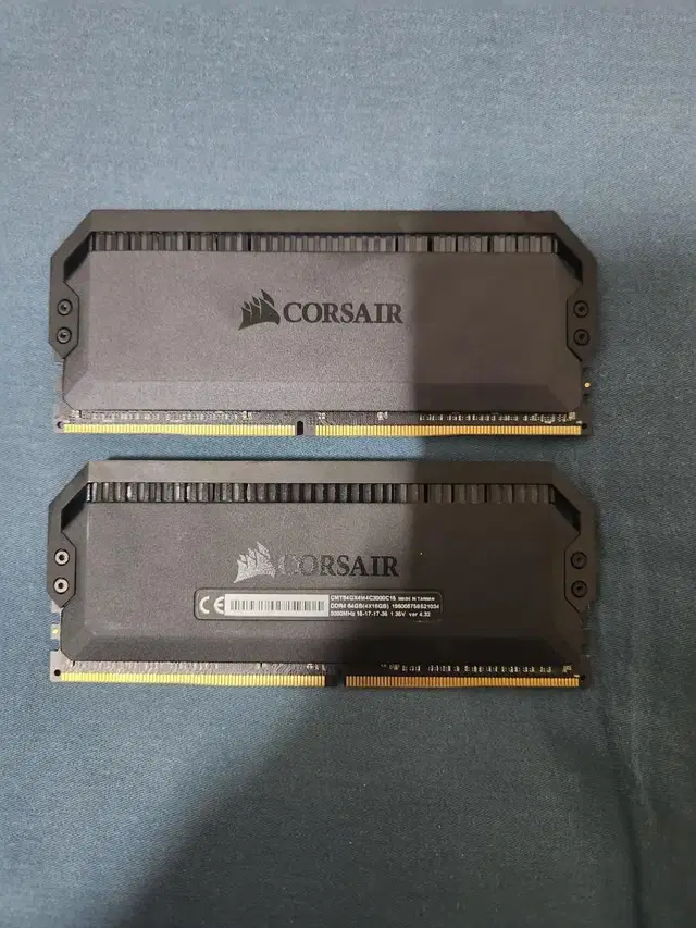 커세어 도미네이터 ddr4-3000 16gb x 2(32gb)